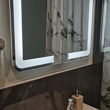 Appartamento In Near Lift *